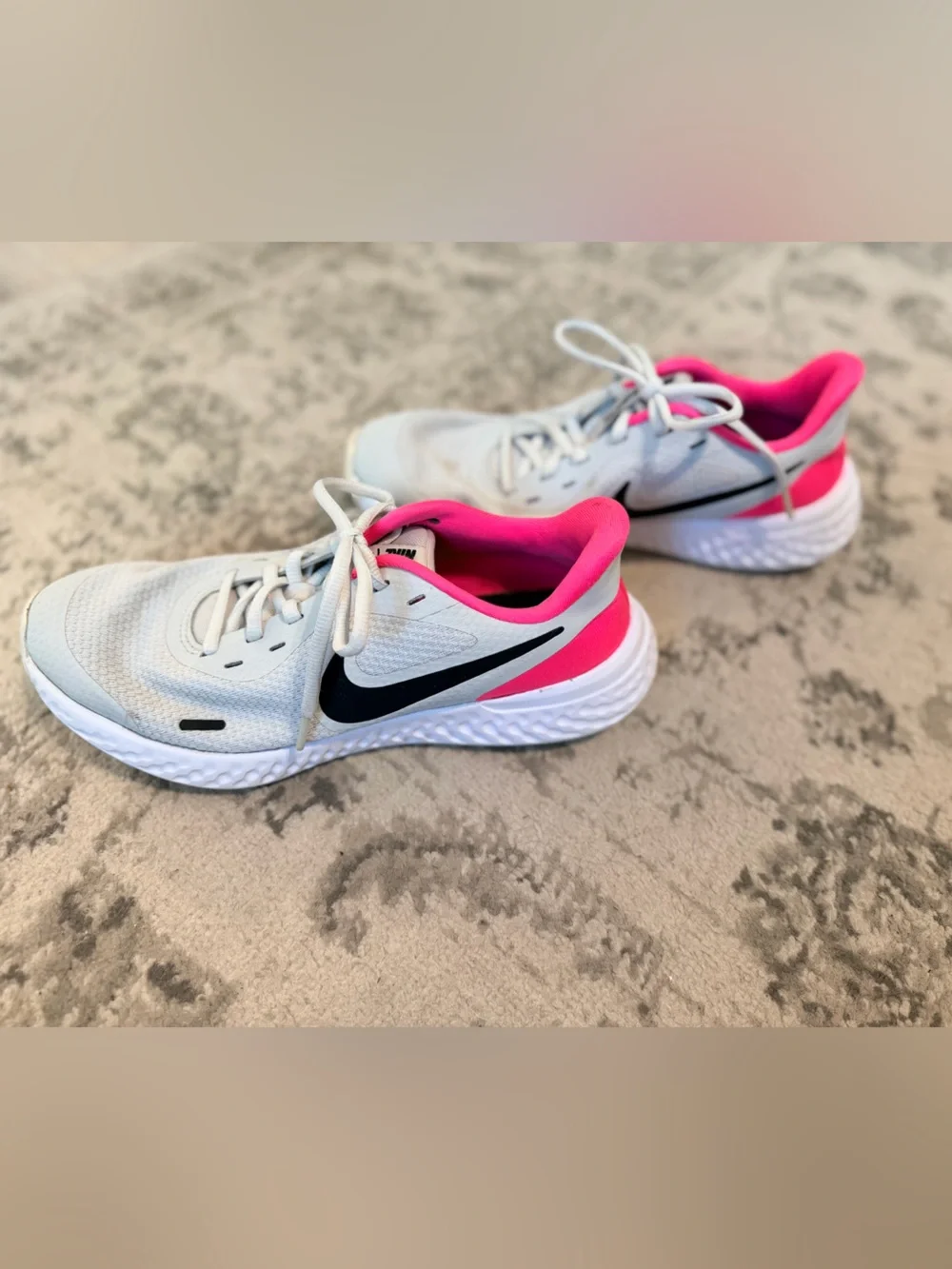 Nike Kids Light Gray Running Sneakers with Pink Lining